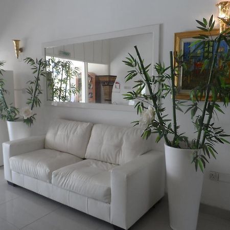 Geotanya Apartments ลิมาซอล ภายนอก รูปภาพ