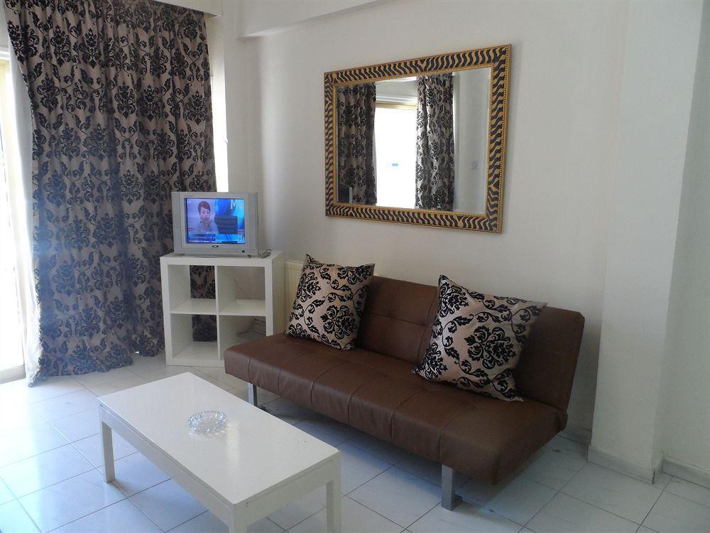 Geotanya Apartments ลิมาซอล ภายนอก รูปภาพ