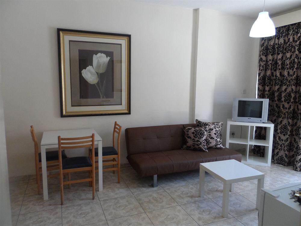 Geotanya Apartments ลิมาซอล ภายนอก รูปภาพ