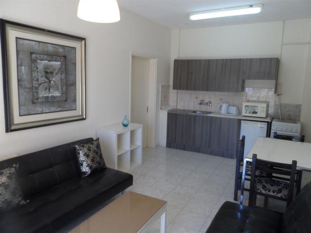 Geotanya Apartments ลิมาซอล ภายนอก รูปภาพ